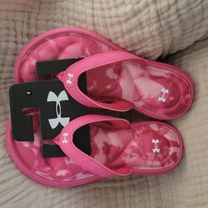 Under Armor Cushioned Flip Flops